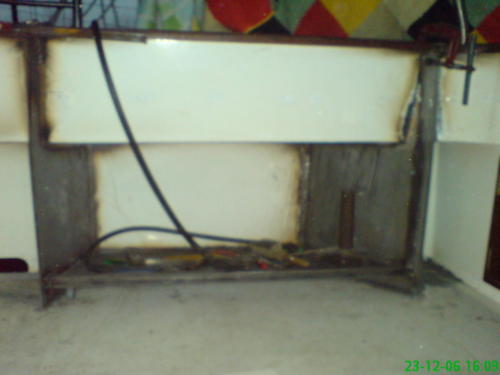 Rolstoel deur in de kuip van een Barkas  (2)