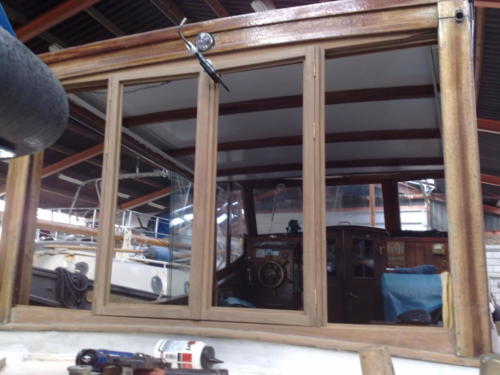 Teakhouten ramen in bakdekker Narwal Lid Oude Glorie