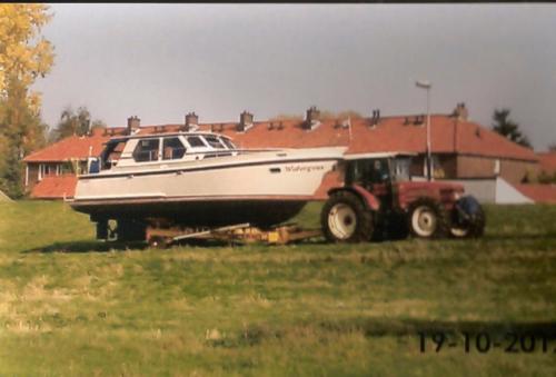 Valkkruiser Watergeus uit het water