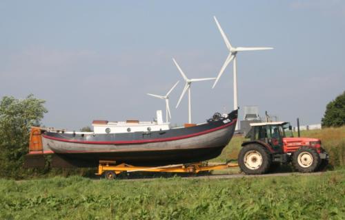 lemsteraak uit het water met Same Titan 145  