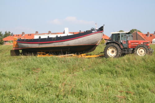 lemsteraak uit het water met Same Titan 145  