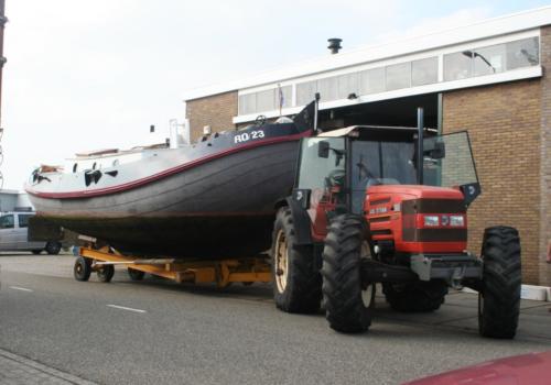 lemsteraak uit het water met Same Titan 145 