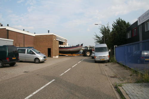 lemsteraak uit het water met Same Titan 145  